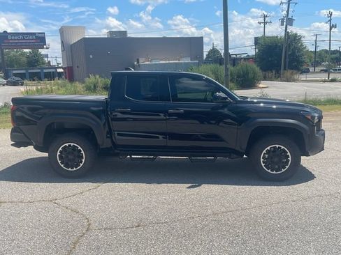 Used 2026 Toyota Tacoma TRD Off-Road AWD/4WD image 4