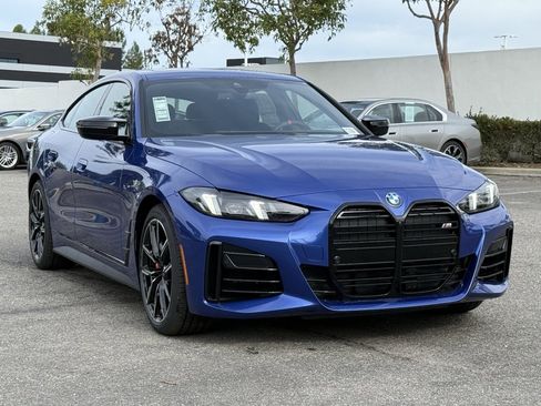 New 2026 BMW M440i w/ Parking Assistance Package image 4