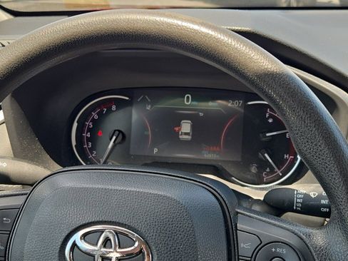 Used 2023 Toyota RAV4 LE AWD/4WD image 35