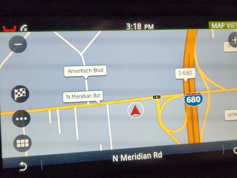 Used 2017 Jaguar F-PACE Premium image 33