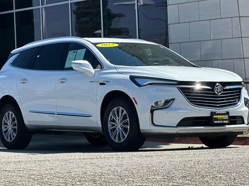 Certified 2023 Buick Enclave Essence FWD image 2
