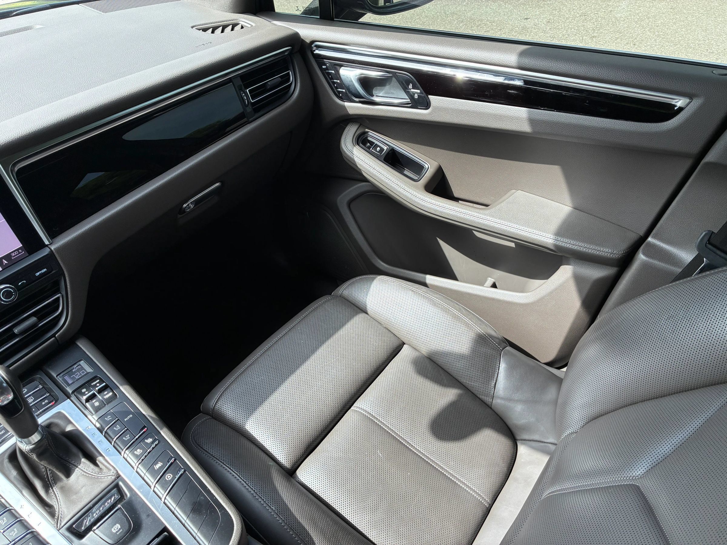Used 2019 Porsche Macan S AWD/4WD image 13