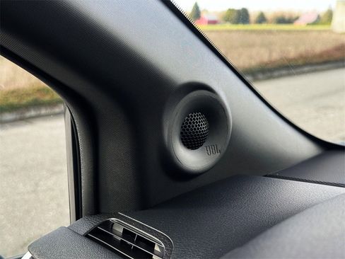 Certified 2025 Toyota Sienna Limited image 30