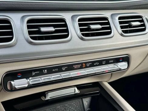 Used 2025 Mercedes-Benz GLS 450 4MATIC image 26