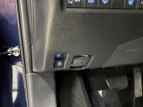 Used 2021 Toyota RAV4 XLE Premium image 35