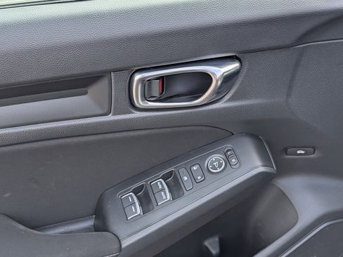 Used 2023 Honda Civic Sport image 21