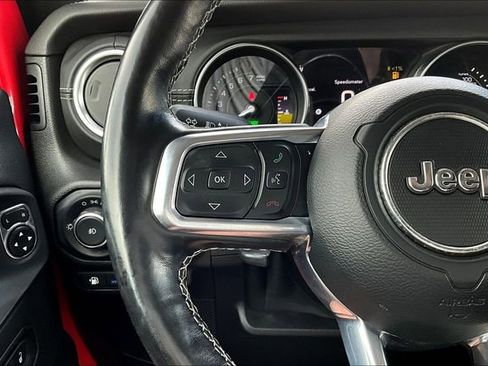 Used 2021 Jeep Wrangler Unlimited Sahara w/ Cold Weather Group AWD/4WD image 11