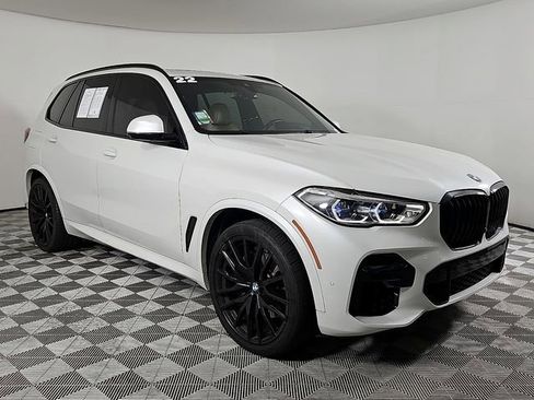 Used 2022 BMW X5 sDrive40i w/ M Sport Package RWD image 3