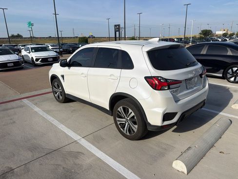 Used 2021 Mitsubishi Outlander Sport SE FWD image 8