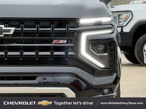 Used 2025 Chevrolet Suburban Z71 AWD/4WD image 4