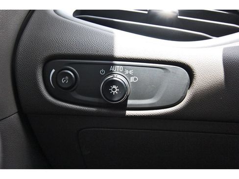 Used 2022 Chevrolet Malibu LS FWD image 19