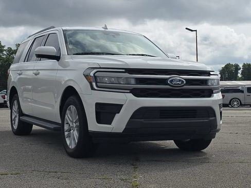 Used 2024 Ford Expedition XLT RWD image 7