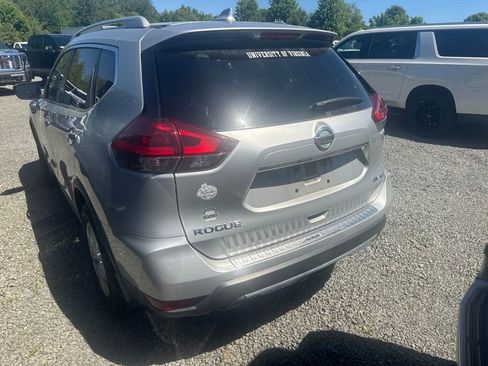 Used 2018 Nissan Rogue SV AWD/4WD image 4
