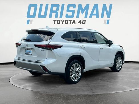 Used 2025 Toyota Highlander Platinum AWD/4WD image 7