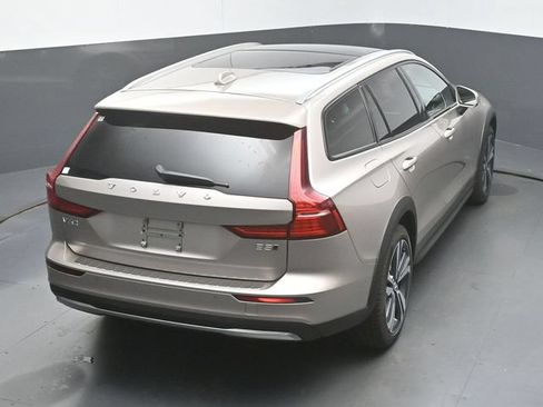New 2026 Volvo V60 B5 Cross Country Plus w/ Protection Package Premier AWD/4WD image 49