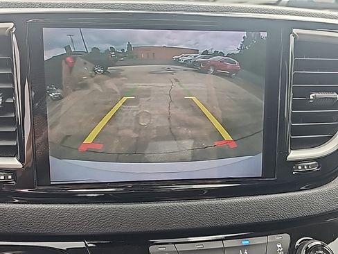 Used 2022 Chrysler Pacifica Touring-L image 24