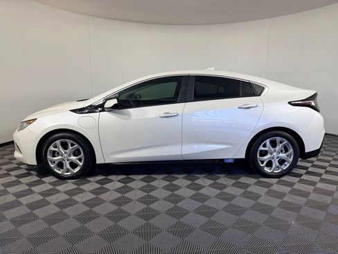 Used 2018 Chevrolet Volt Premier w/ Driver Confidence Package image 9