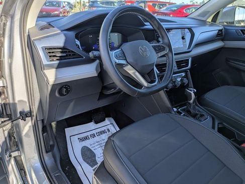 Used 2024 Volkswagen Taos SE image 5