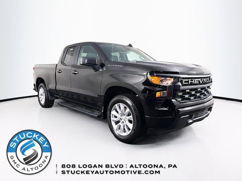 Used 2024 Chevrolet Silverado 1500 Custom image 1