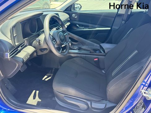Used 2023 Hyundai Elantra SEL FWD image 10