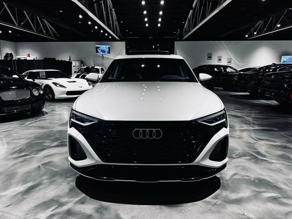 Used 2024 Audi Q8 e-tron Premium AWD/4WD image 8