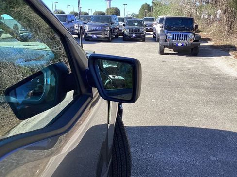 Used 2023 Ford F150 XLT image 19