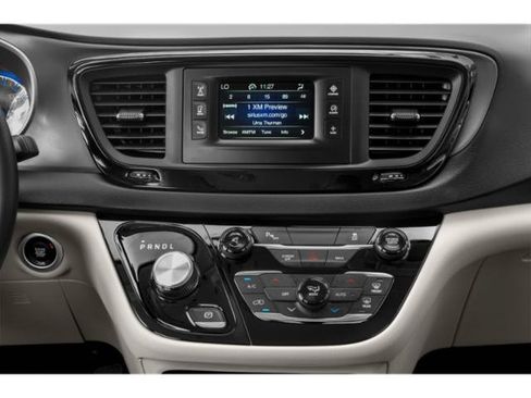 Used 2019 Chrysler Pacifica Touring-L Plus w/ S Appearance Package FWD image 13