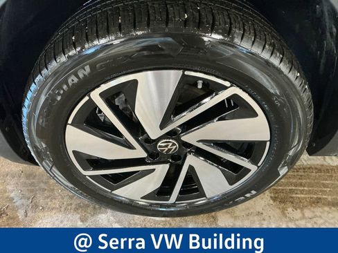 Certified 2025 Volkswagen Atlas SEL AWD/4WD image 11