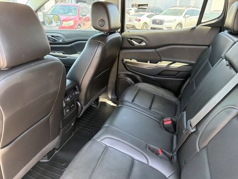 Used 2023 GMC Acadia SLT FWD image 20