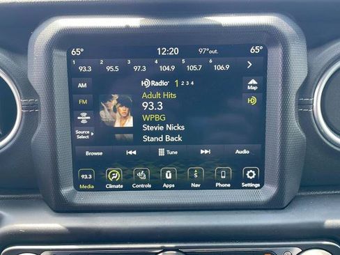 Used 2020 Jeep Wrangler Unlimited Sahara AWD/4WD image 22
