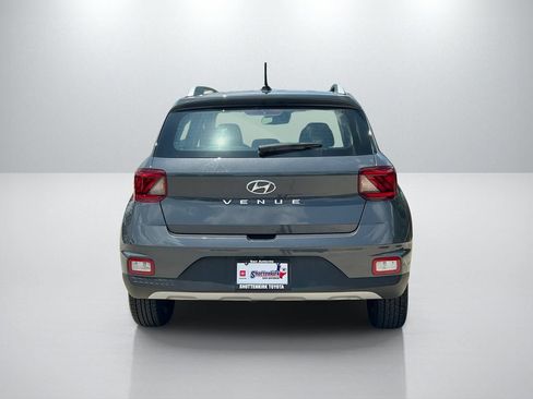 Used 2025 Hyundai Venue SEL FWD image 6