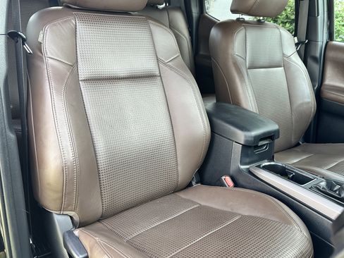 Used 2019 Toyota Tacoma Limited AWD/4WD image 22