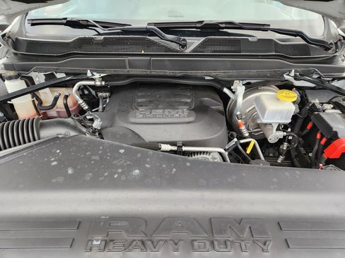 Used 2024 RAM 2500 Tradesman w/ Chrome Appearance Group image 10