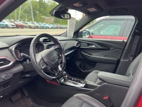 Used 2022 Chevrolet TrailBlazer RS w/ Sun and Liftgate Package FWD image 6