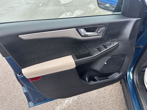 Used 2020 Ford Escape SE Sport image 19