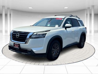 Certified 2022 Nissan Pathfinder SV