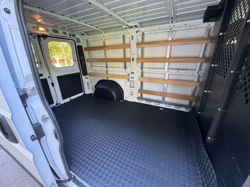 Used 2025 RAM ProMaster 2500 w/ U-Haul Equipment Group FWD image 22