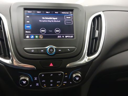 Used 2020 Chevrolet Equinox LT image 20