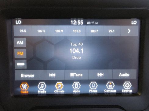 Used 2020 Jeep Renegade Altitude FWD image 25