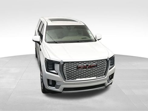 Used 2021 GMC Yukon XL Denali image 25