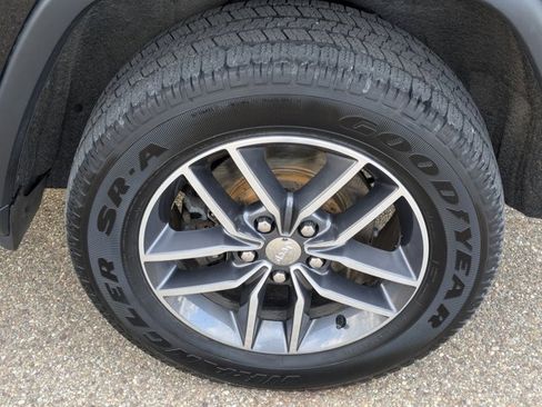 Used 2018 Jeep Grand Cherokee Limited w/ Trailer Tow Group IV image 27