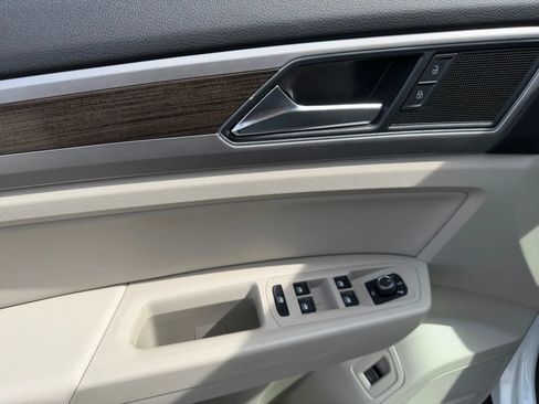 Used 2019 Volkswagen Atlas SEL AWD/4WD image 14