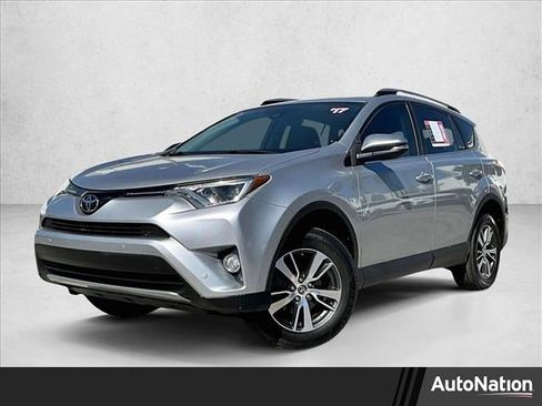Used 2017 Toyota RAV4 XLE image 1