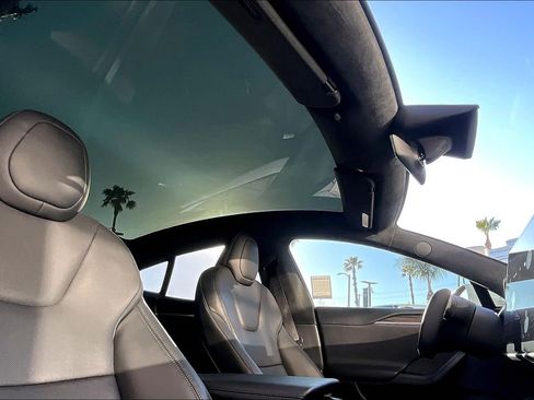 Used 2022 Tesla Model S image 21