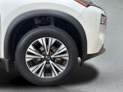 Used 2023 Nissan Rogue SV AWD/4WD image 12