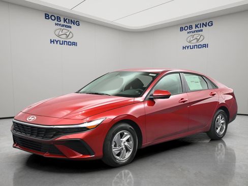 New 2026 Hyundai Elantra SE FWD image 1