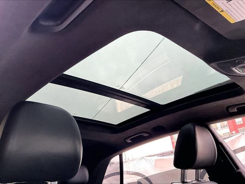 Used 2019 Audi Q8 Prestige w/ Luxury Package image 13