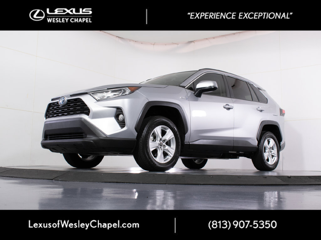 Used 2021 Toyota RAV4 XLE w/ Convenience Package AWD/4WD image 8