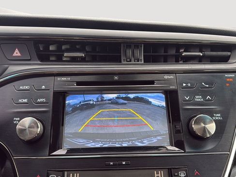 Used 2017 Toyota Avalon Limited image 25