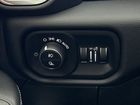 New 2026 RAM 3500 Laramie AWD/4WD image 31